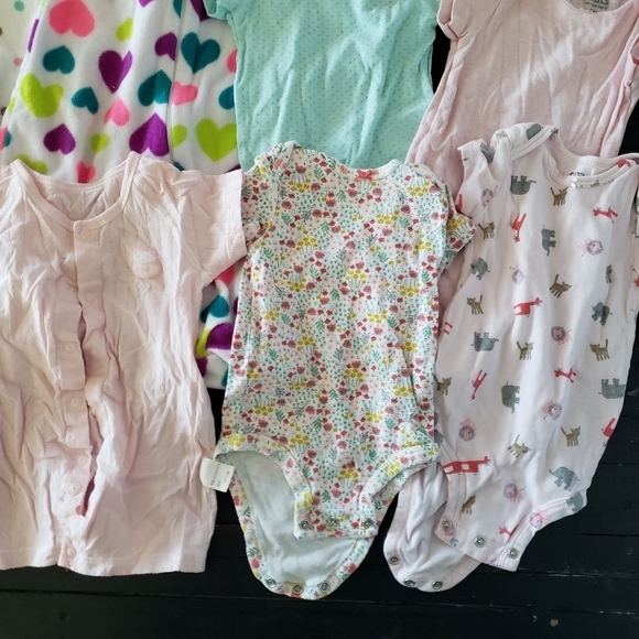 Baby Girl Bundle Lot Clothes Pajamas Bodysuit Romper 9 Pieces 3-6 6 Month Carter - Picture 4 of 5